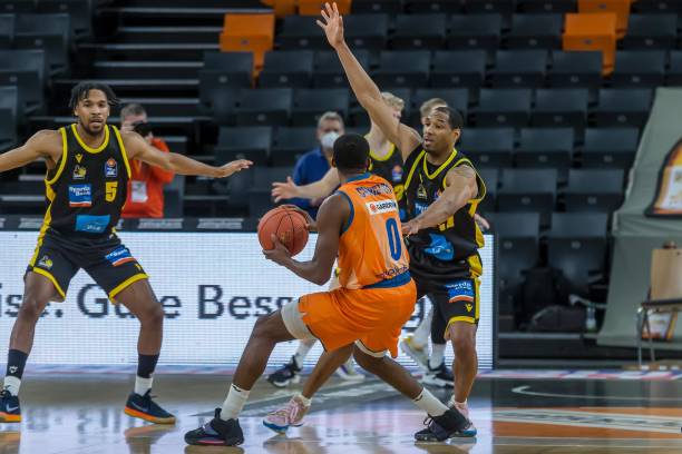 纽卡跟队记者：托纳利加盟米兰或尤文？纽卡估价9000万到1亿欧.